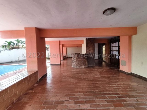 Imagen 13 de 30 de Apartamento En Venta En El Centro De Cabudare Cuenta Con 3 Habitaciones, 2 Modernos Baños, Iluminados Espacios De Sala Y Comedor, Cocina Iluminada Y Área De Lavandería Gabriela C.
