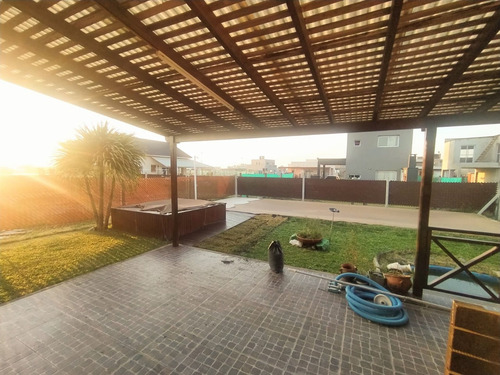 Imagen 26 de 30 de Venta Casa Moderna, Barrio Laguna Azul