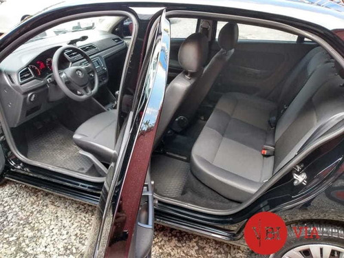 Imagem 8 de 10 de Volkswagen Voyage 1.6 Msi Flex 8v 4p