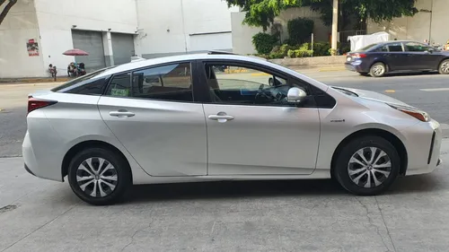 Toyota Prius 1.8 Premium Cvt