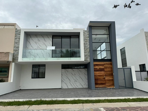 Casa En Venta En Jardín Real, Zapopan, Jalisco.