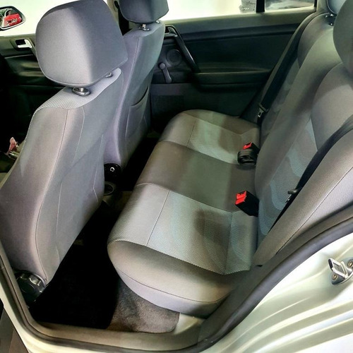 Imagem 6 de 9 de Volkswagem Polo Sedan 1.6