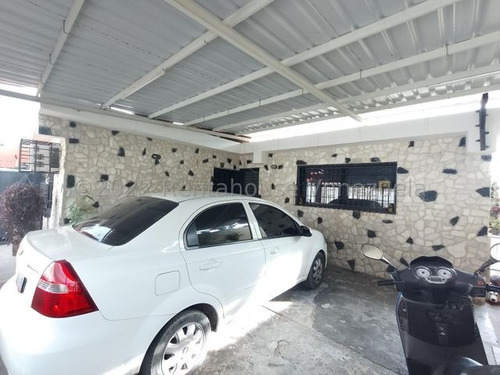 Imagen 2 de 14 de Casa En Venta En Urb. Las Amazonas, Santa Rita Cod. 23-14893 Dvm