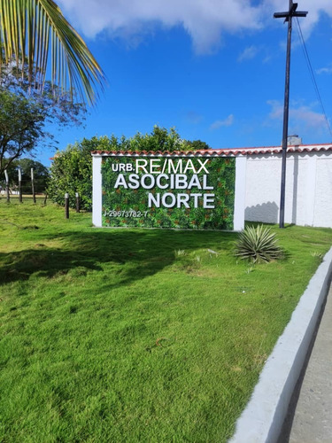 Venta Hermoso Th En Urbanizacion Asocibal Norte, Carenero, Higuerote