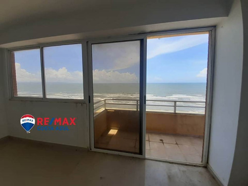 Imagen 9 de 12 de Se Vende Amplio Apartamento, Con Vista Al Mar, Planta Electrica Total, En Tucacas, Edificio Marian Suites