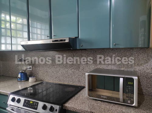 Imagen 5 de 14 de Townhouse En El Castaño / Jessika Cedeño 04121368338