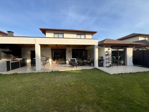 Casa En Arriendo, Parque El Avellano, Las Rastras