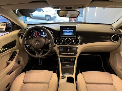 Imagem 9 de 11 de Mercedes-benz Cla180