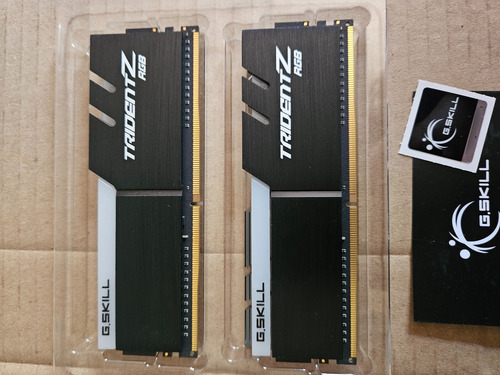 Pack X2 8gb Memorias Ddr4 G.skill Tridentz Rgb Cl18-22-22-42 (Usado)