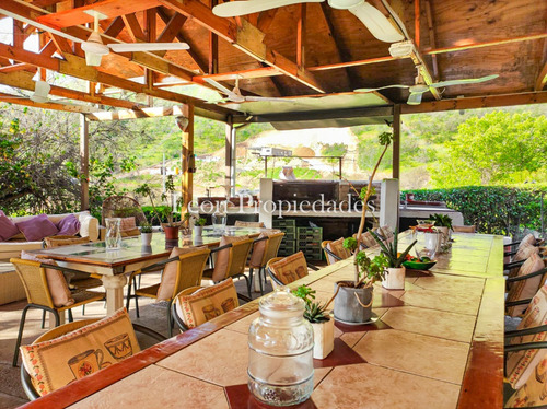 Se Vende O Permuta Parcela Con Gran Casa En Los Maquis, Cvi.