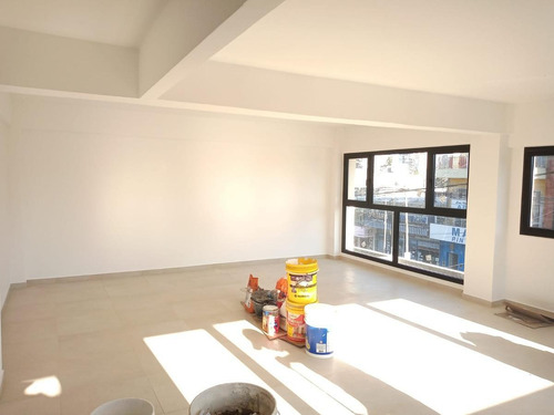 Imagen 2 de 5 de Oficina 40m² Muy Buen Estado Y Ubicación Apto Prof. - San Justo