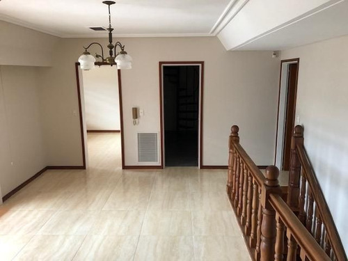 Casa En Venta En Villa Ballester