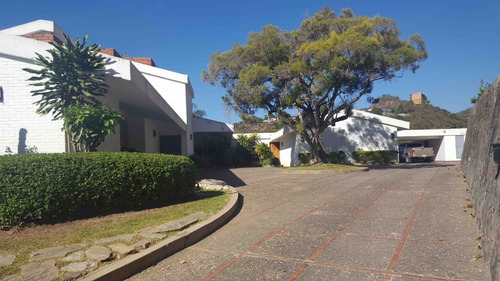 Imagen 2 de 8 de Casa Agradable De Un Nivel En Los Campitos