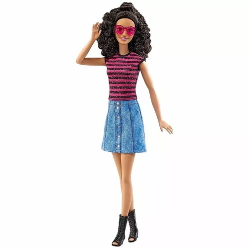 Boneca Barbie Fashionista 155 Camisa Rock e Saia Rosa Fbr37