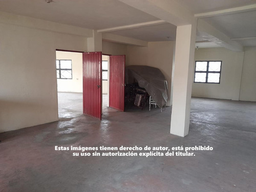 Locales Comerciales Con Oficinas Y Bodega En Venta En San Nicolás