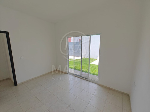 Casa En Venta En Col. Hermenegildo Galeana Con 4 Recamaras