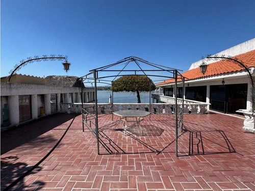 Casa En Renta A Orilla Del Lago Teques Mc.