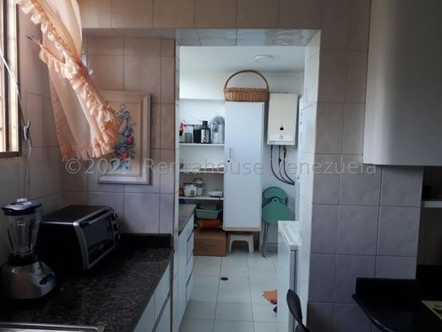 Imagen 15 de 23 de Apartamento En Venta En Cumbres De Curumo 22-6130