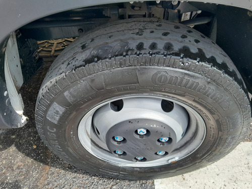 Iveco Daily 35160 2023 Com Baú Alumínio Completa 44 Mil Km