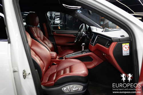Porsche Macan 3.7 Turbo At