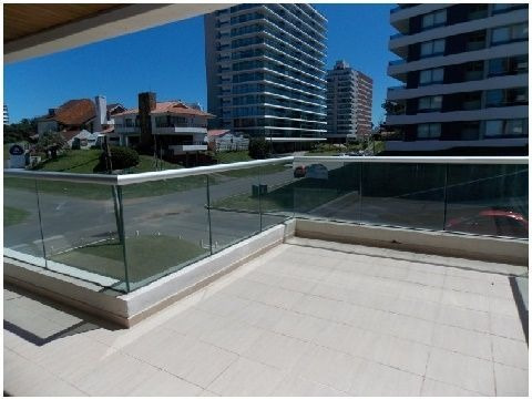 Venta De Apartamento 2 Dormitorios En Playa Brava
