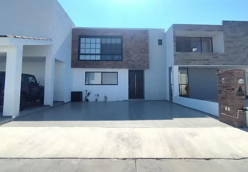 Casa En Venta Con Recamará En Planta Baja Fracc El Cielo León Gto. Zona Norte