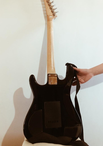 Imagen 3 de 4 de Guitarra Eléctrica