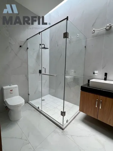 Casa En Venta En Coto Privado De 4 Recámaras Con Alberca Zona Norte De Colima
