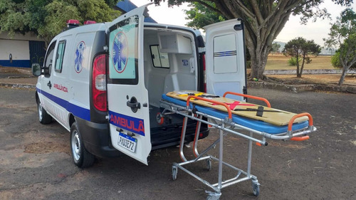 Imagem 7 de 8 de Fiat Doblo Ambulância 1.4