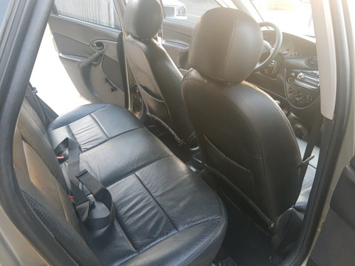 Imagem 13 de 15 de Ford Focus 1.6 Gl 5p 2005