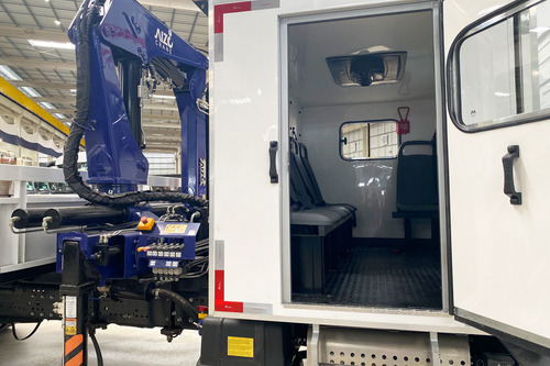 Caminhão Mb Atego 1719 4x2 25/25 Cabine Suplementar