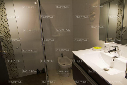 Moderno Apartamento De Dos Dormitorios - Punta Del Este- Ref: 30614