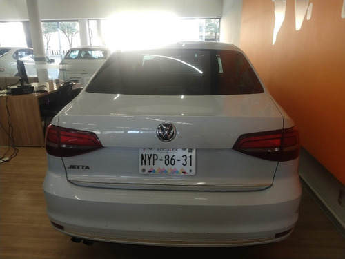 Imagen 10 de 11 de Jetta Mkvi Trendline Automatico Plata Blanco 2017