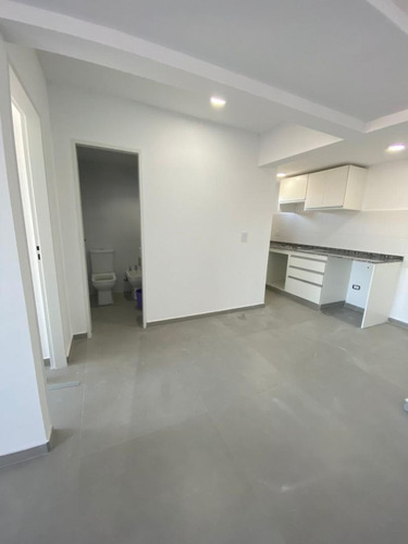 Imagen 4 de 15 de 2 Ambientes De Categoria Escucha Oferta