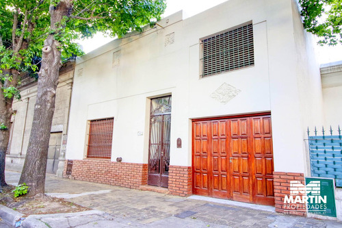 Casa En Venta 5 Amb Con Patio En Victoria