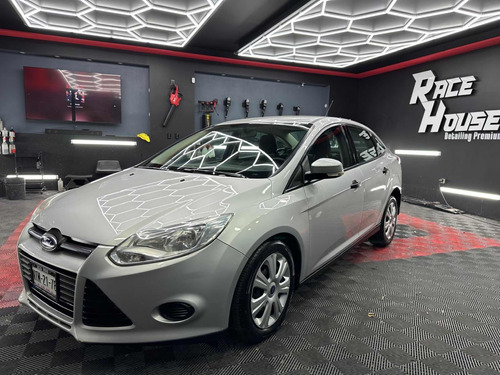 Ford Focus 2.0 Ambiente L4 At