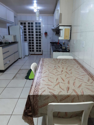 Imagem 13 de 29 de Casa A 10 Min Shopping Flamboyant Com 3 Quartos E 1 Suite