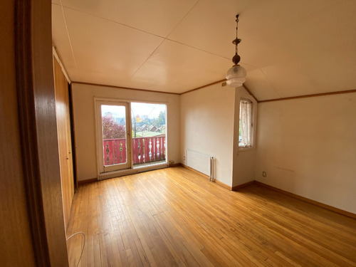 Casa De 78 M2 De2 Pisos, Sector Teja Sur, Isla Teja,valdivia