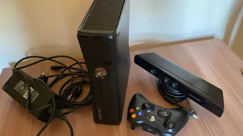 Xbox 360 Super Slim 4gb Travado com Controle sem Fio