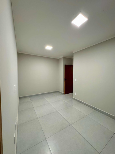 Linda Casa Térrea Com 3 Dormitórios