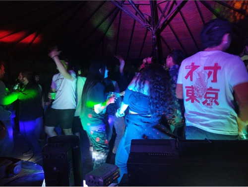 Servicio Dj E Iluminación A Domicilio