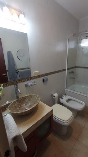 Barrio Los Dos Chinos, Funes, 4 Dormitorios, Pileta, Lote 525 M2, 197 M2 Cubiertos