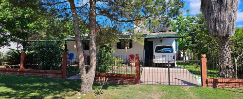 Venta Casa 3 Dormitorios / Agua De Oro
