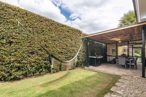 Casa En Arriendo/venta En Canelon. Cod A20472