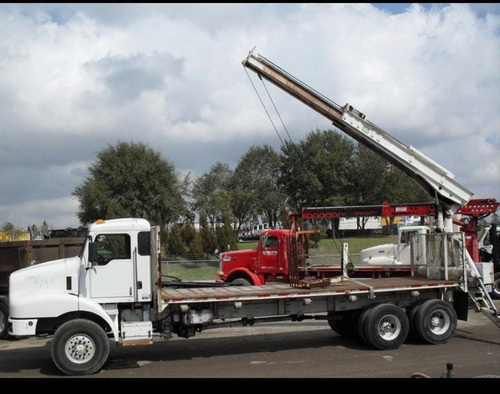 Camión Oshkosh F2346 - Tracción 6 X 6 Con Grúa