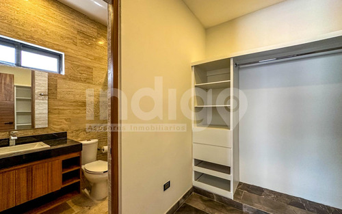 Casa En Venta En Mérida En Privada Soluna, Temozón Norte