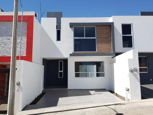 Imagen 1 de 10 de Casa Sola En Venta Campos Elíseos
