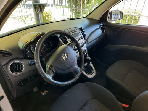 Imagen 10 de 13 de Hyundai I10 1.2 2011