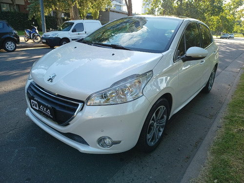 Peugeot 208 FELINE