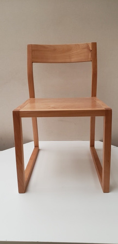 Silla De Diseño En Madera Maciiza